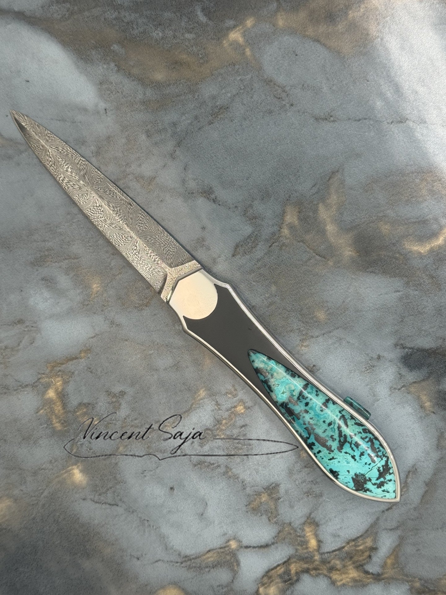 DAGUE PLIANTE (shattuckite)