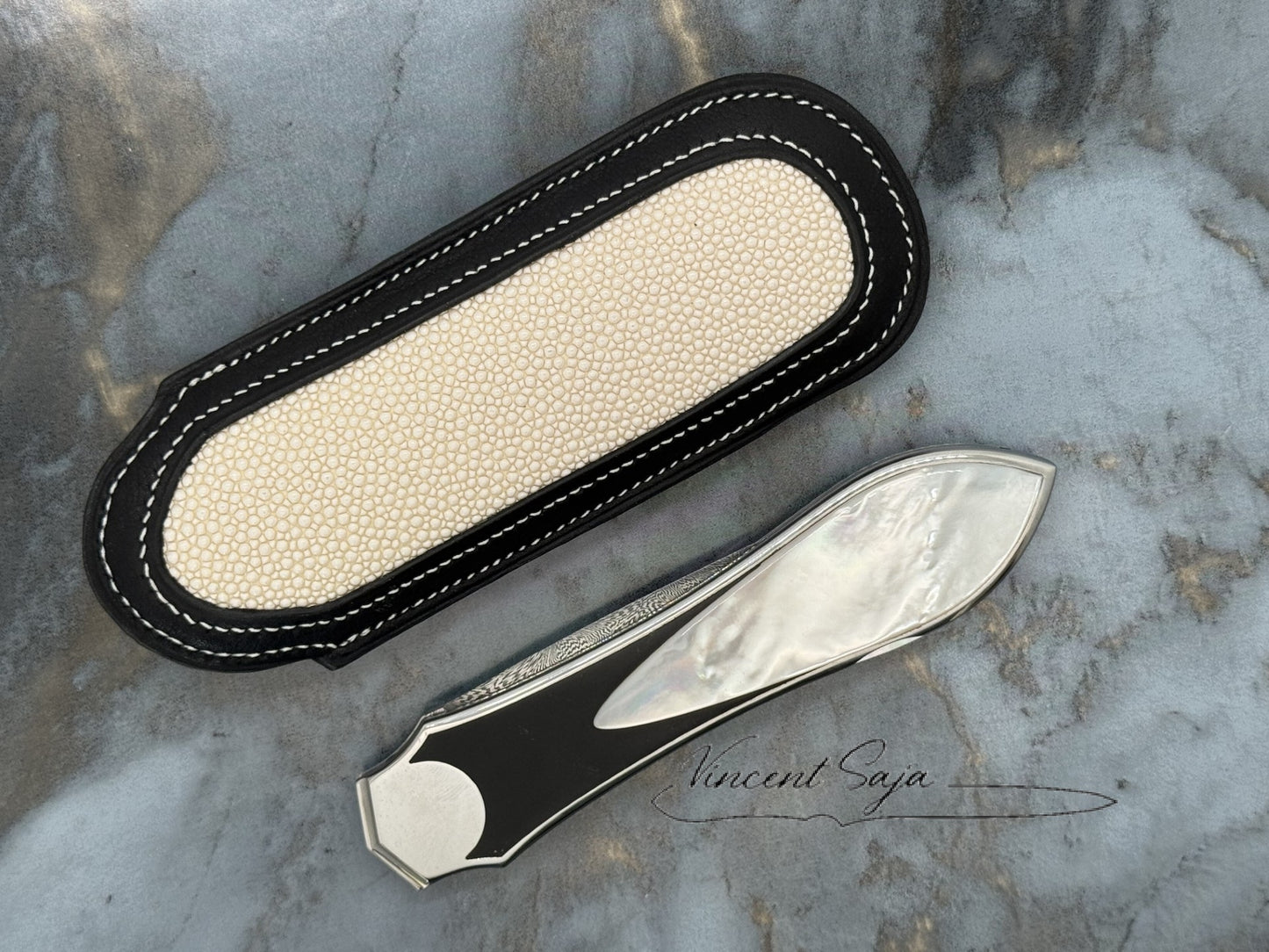 DAGUE PLIANTE (Nacre et Zirconium)