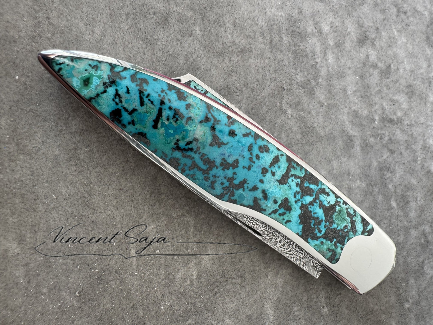 COUTEAU PLIANT (Shattuckite)