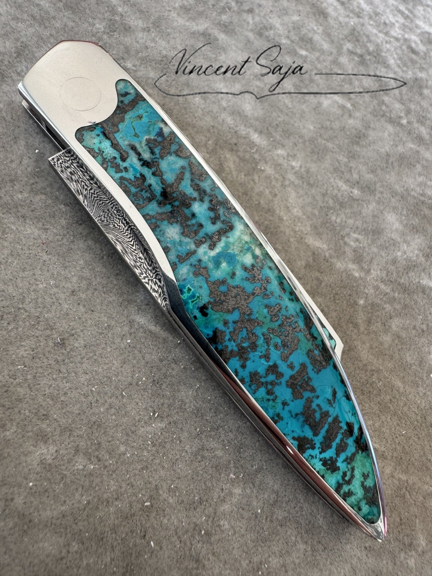 COUTEAU PLIANT (Shattuckite)