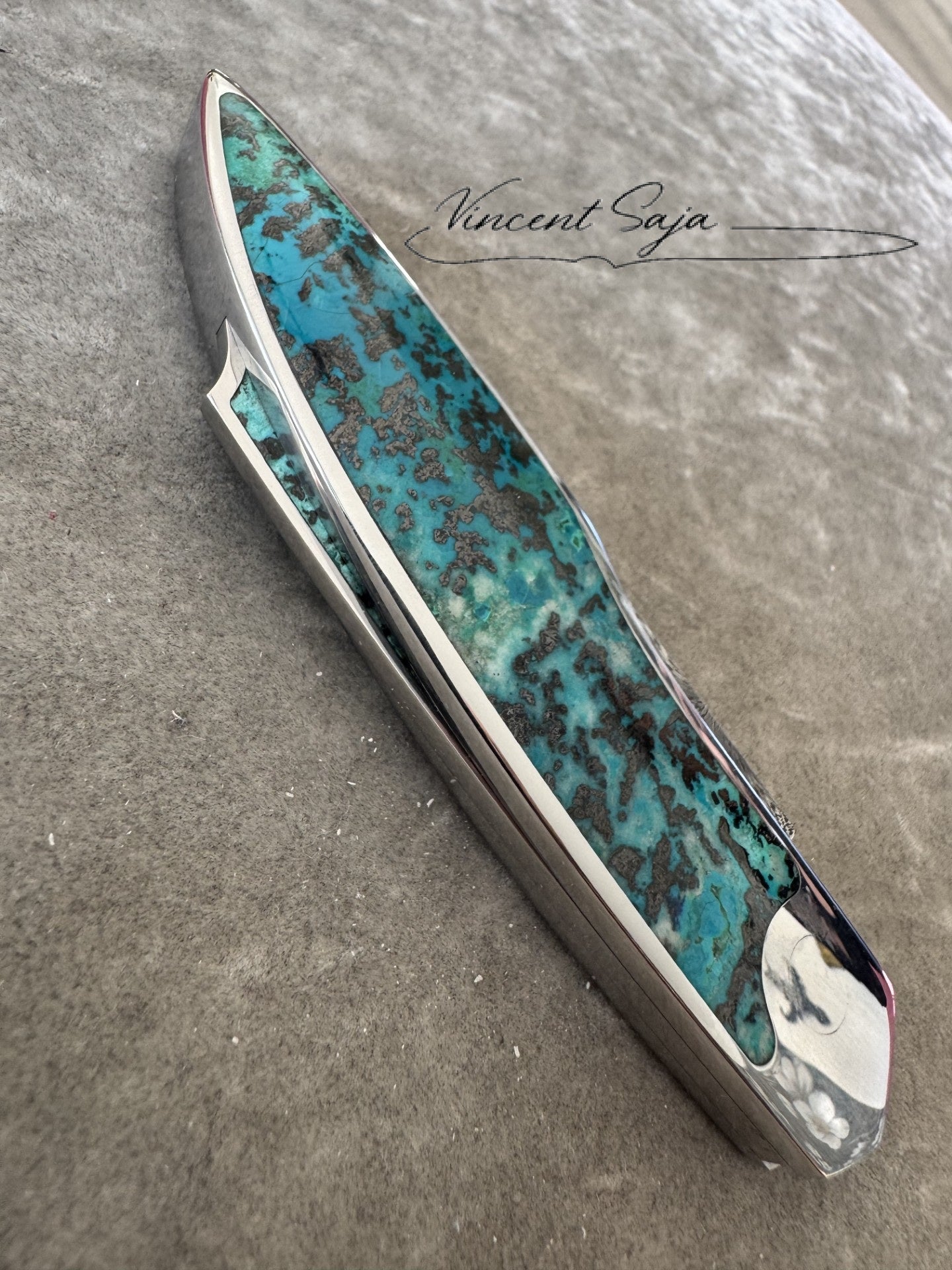 COUTEAU PLIANT (Shattuckite)